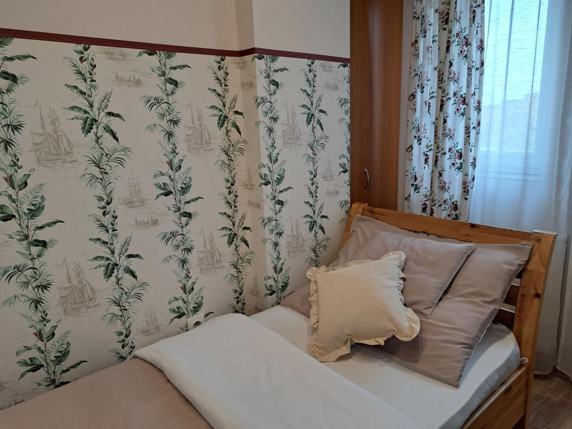 Orient Apartmanhaz 3* Eger